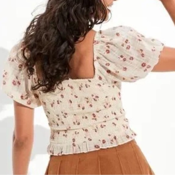 American Eagle Floral Puff Sleeve Smocked Top - Picture 4 of 4